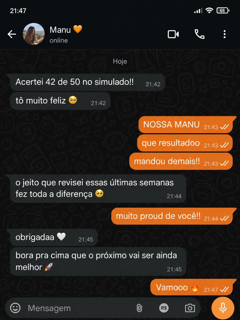 Conversa de WhatsApp com aluna comemorando 42 acertos em 50 no simulado